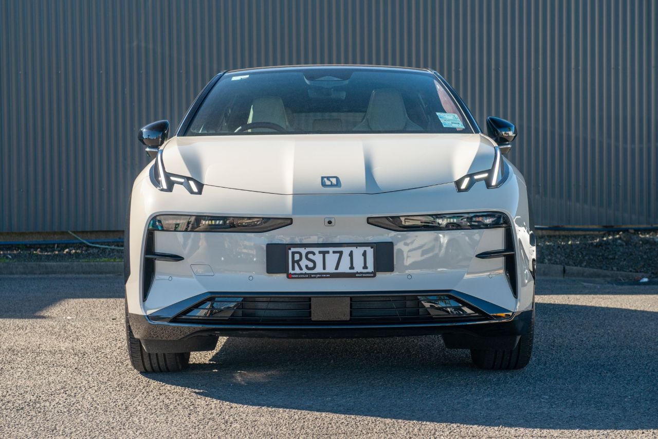 Vehicle image 3