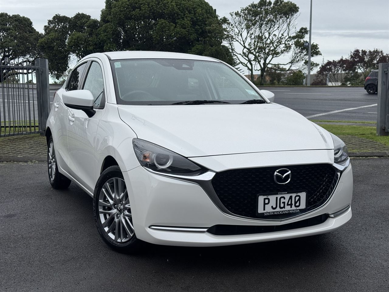 Vehicle image 5