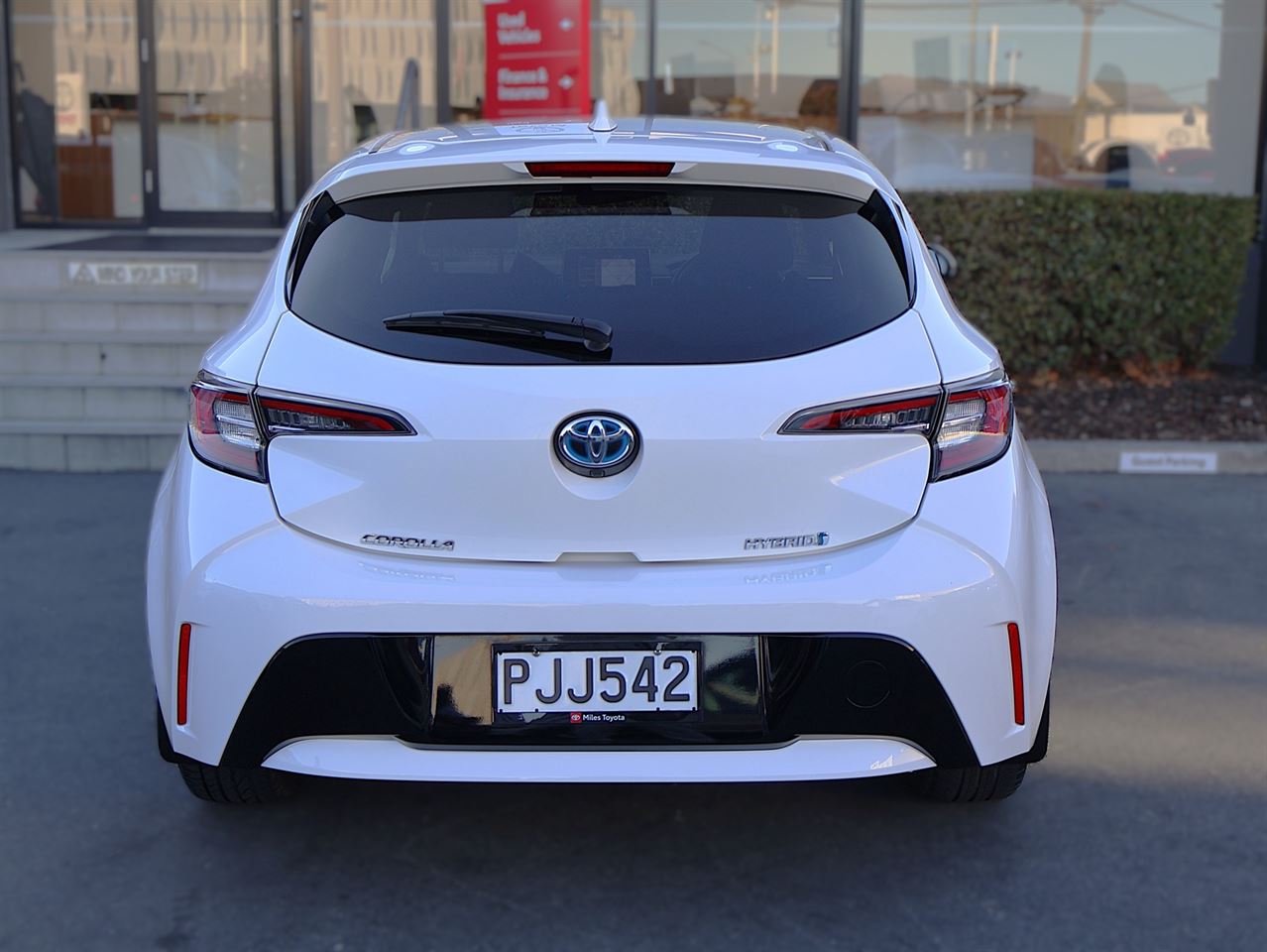 Vehicle image 5
