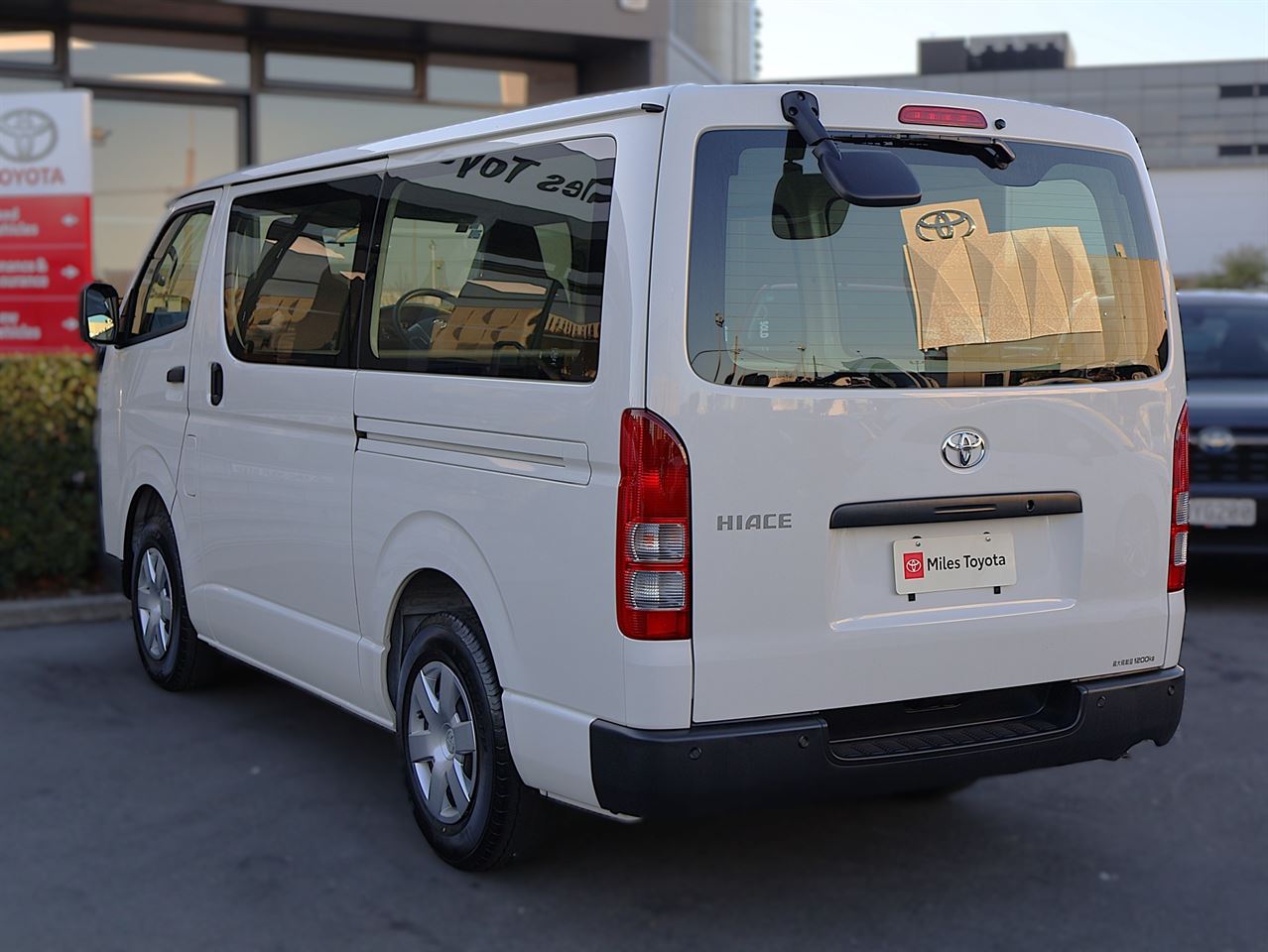 Vehicle image 5