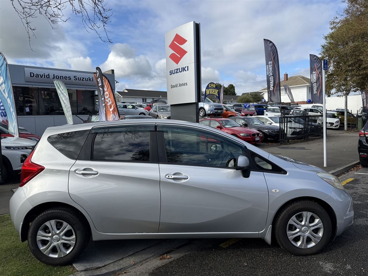 Vehicle image 4
