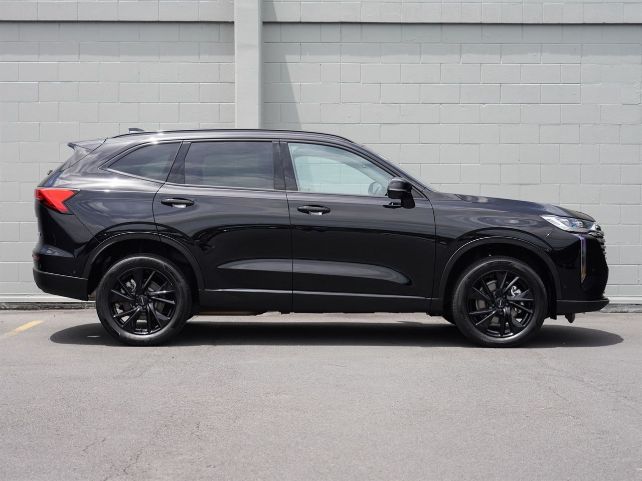 Vehicle image 3