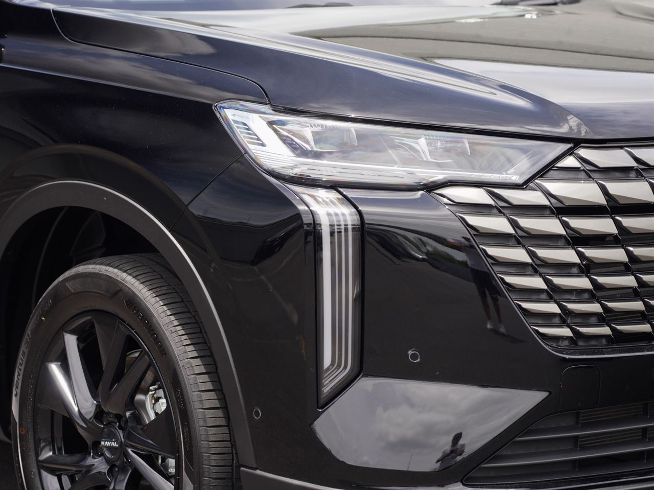 Vehicle image 5