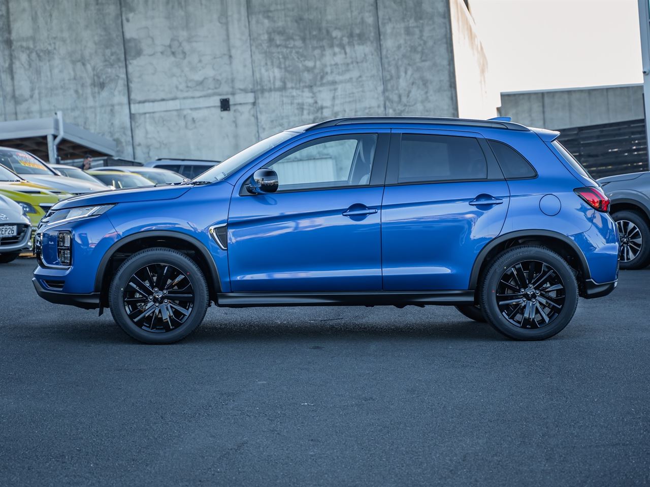 Vehicle image 5