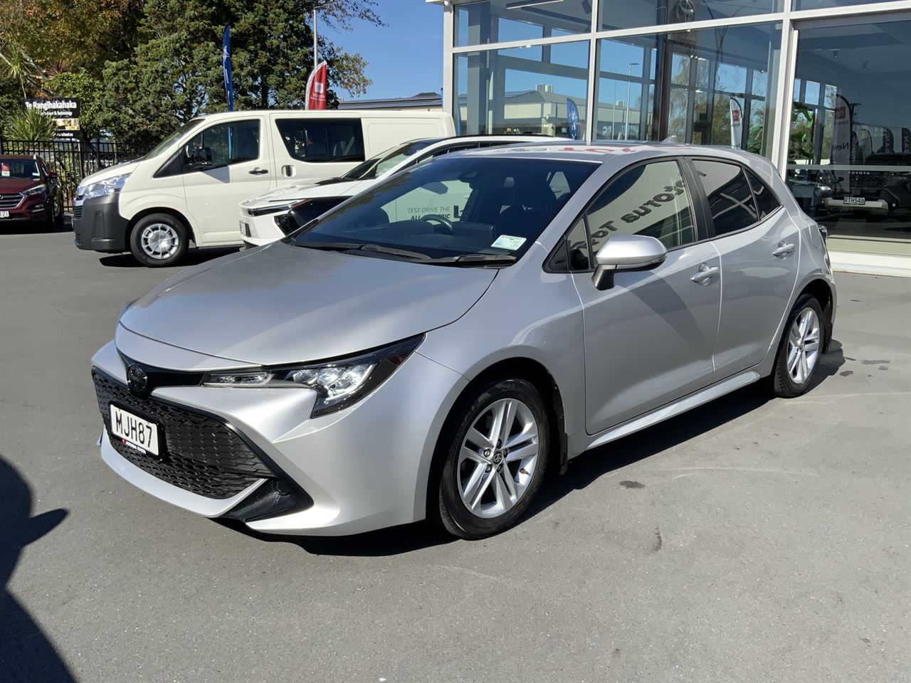 Vehicle image 4