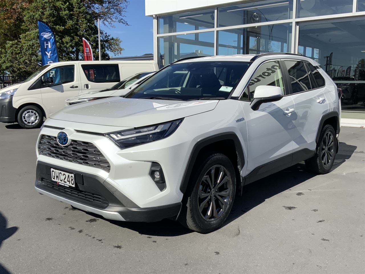 Vehicle image 4