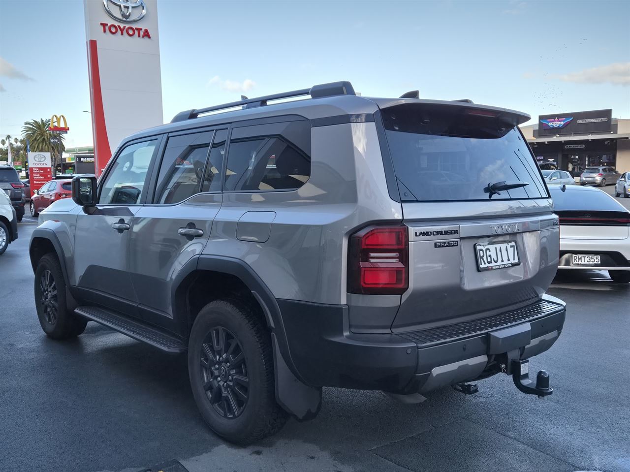 Vehicle image 5