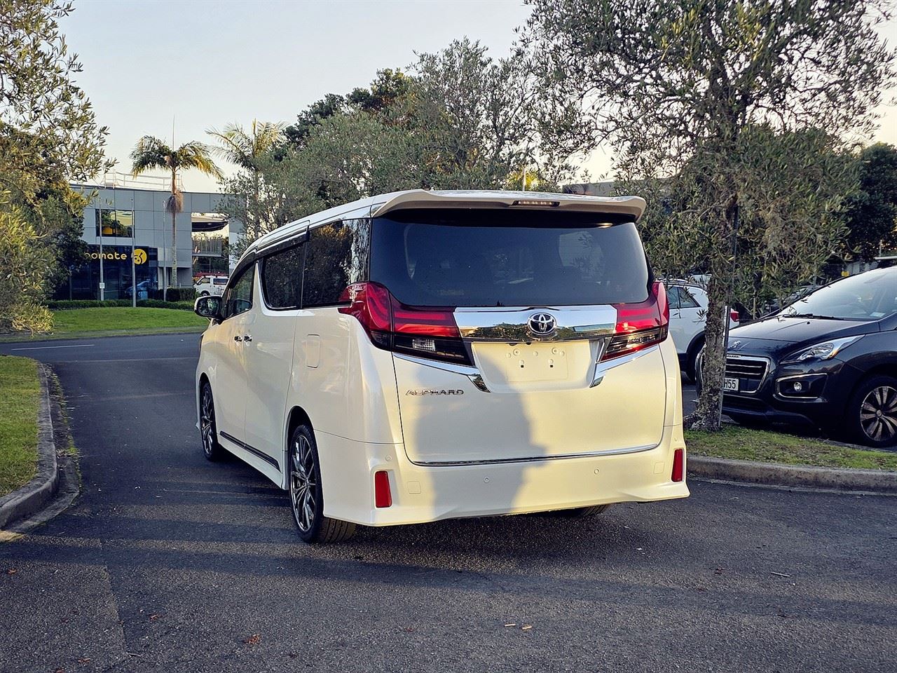 Vehicle image 5