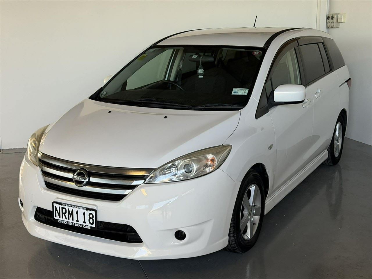 Vehicle image 3