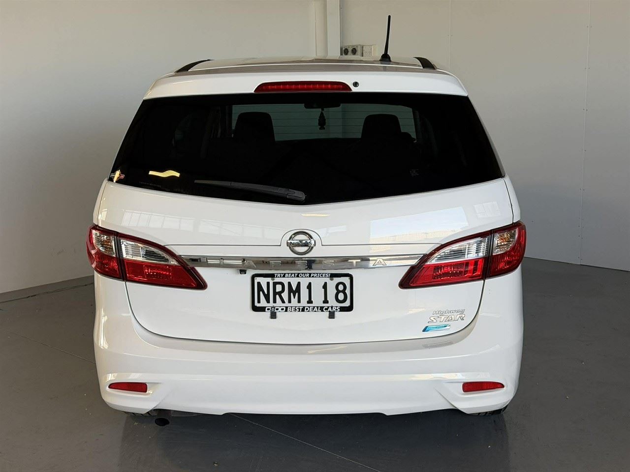 Vehicle image 5