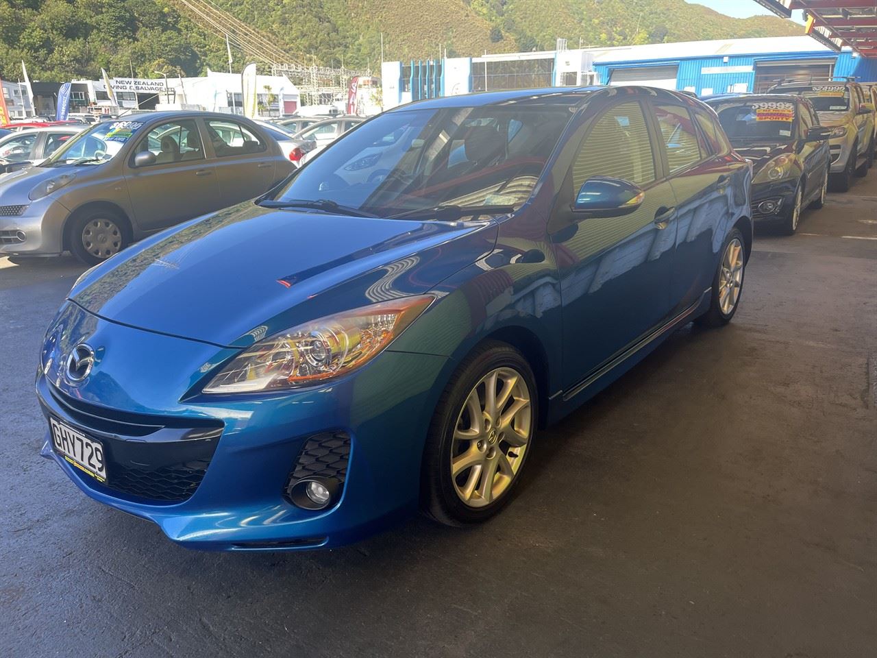 Vehicle image 3