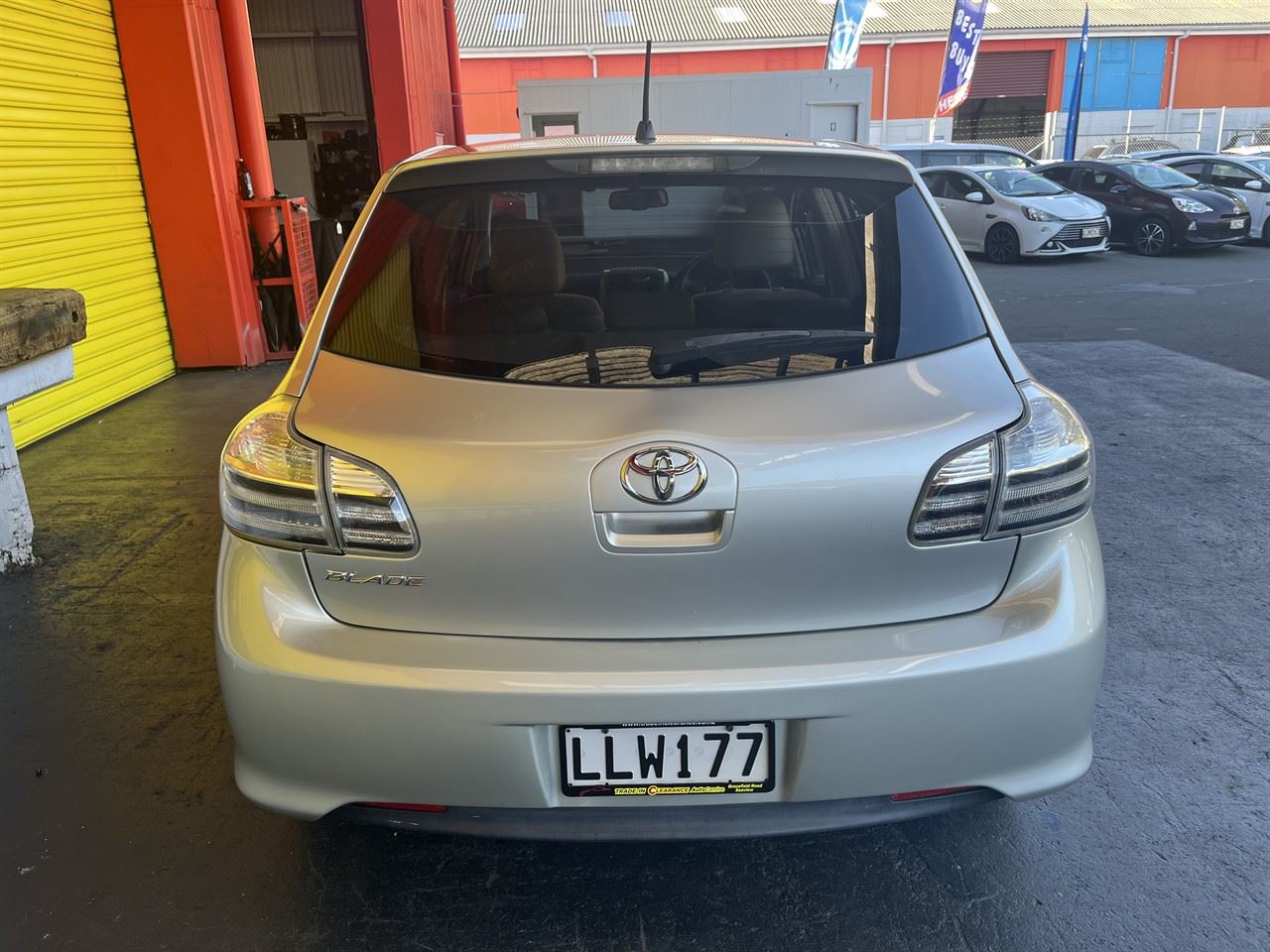Vehicle image 5