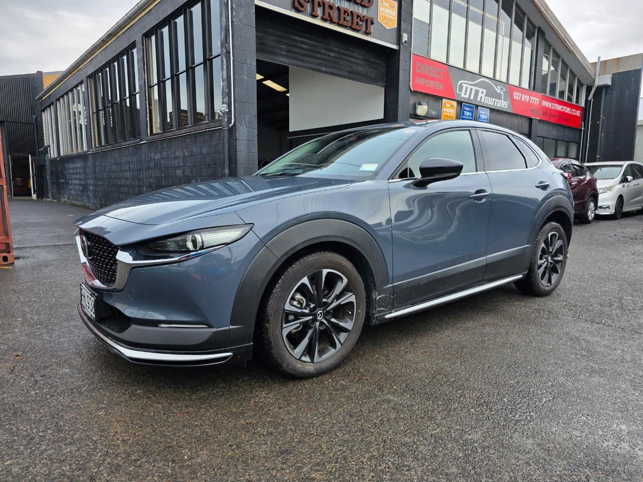 Vehicle image 4