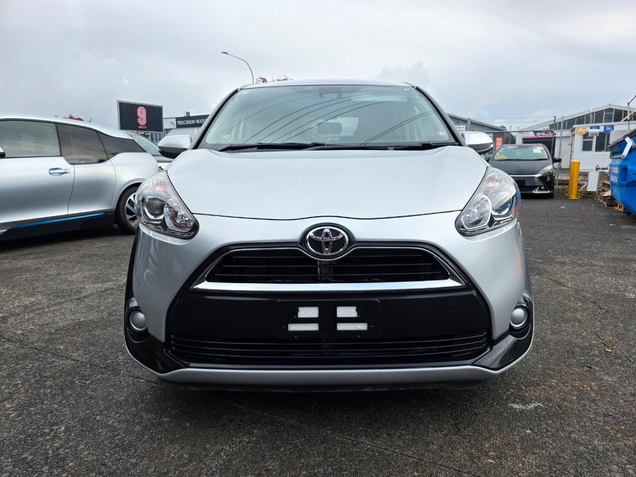 Vehicle image 3