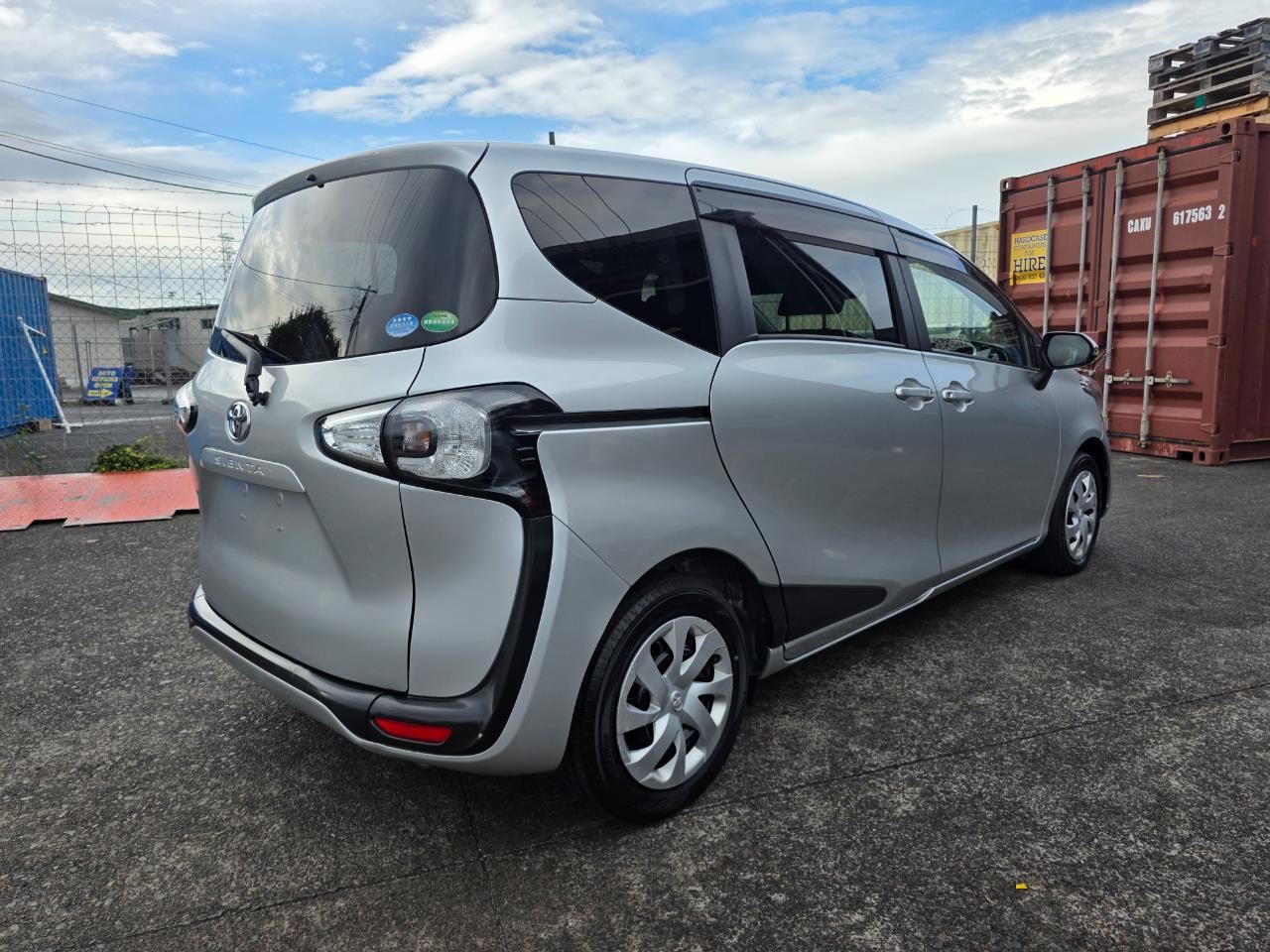 Vehicle image 5