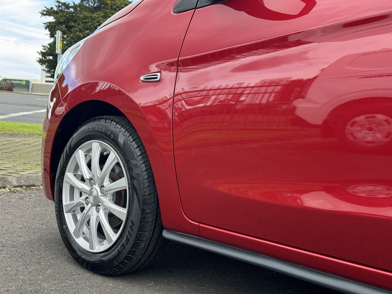 Vehicle image 3