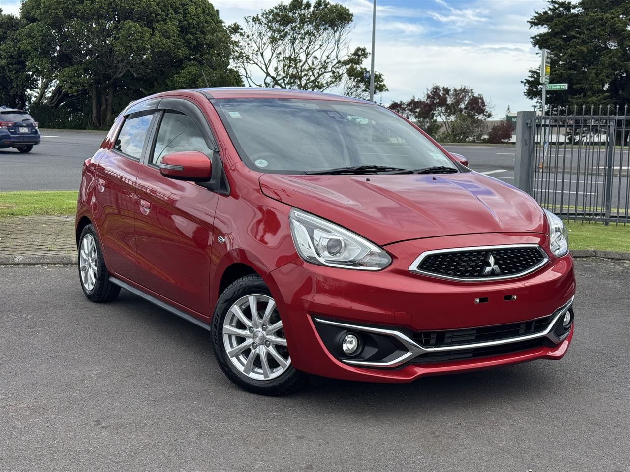 Vehicle image 5