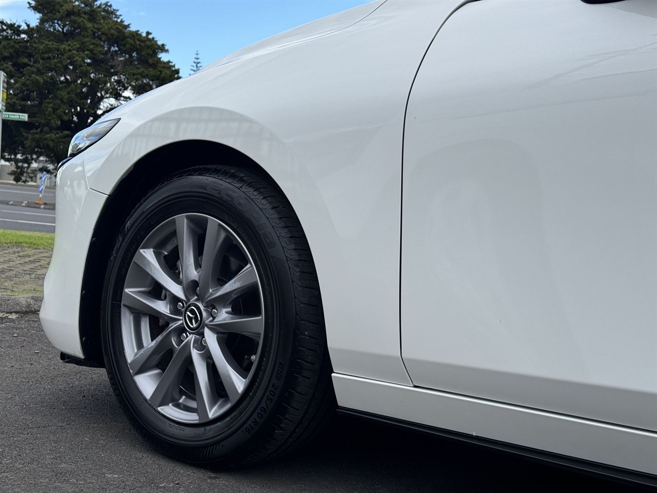 Vehicle image 3