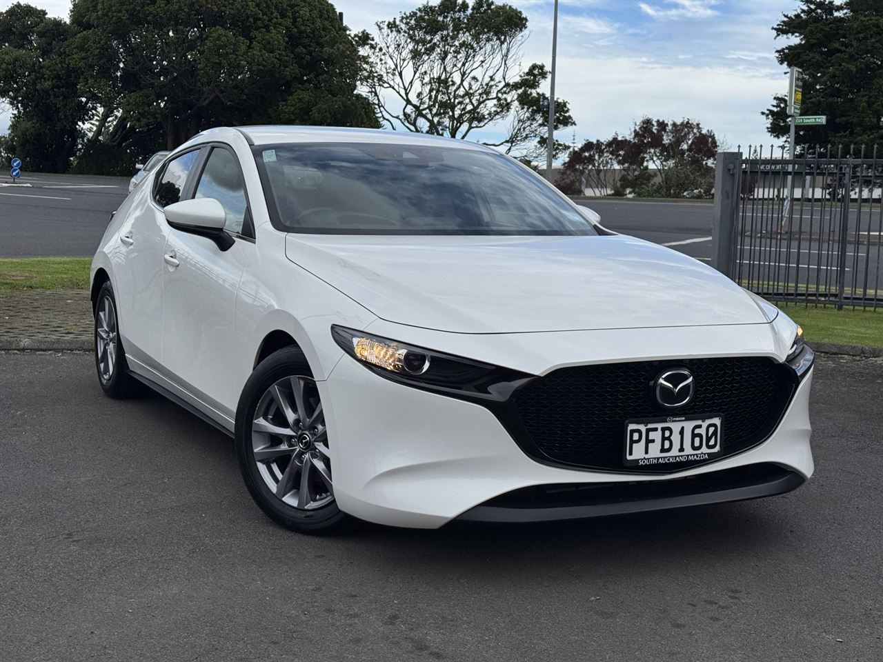 Vehicle image 5