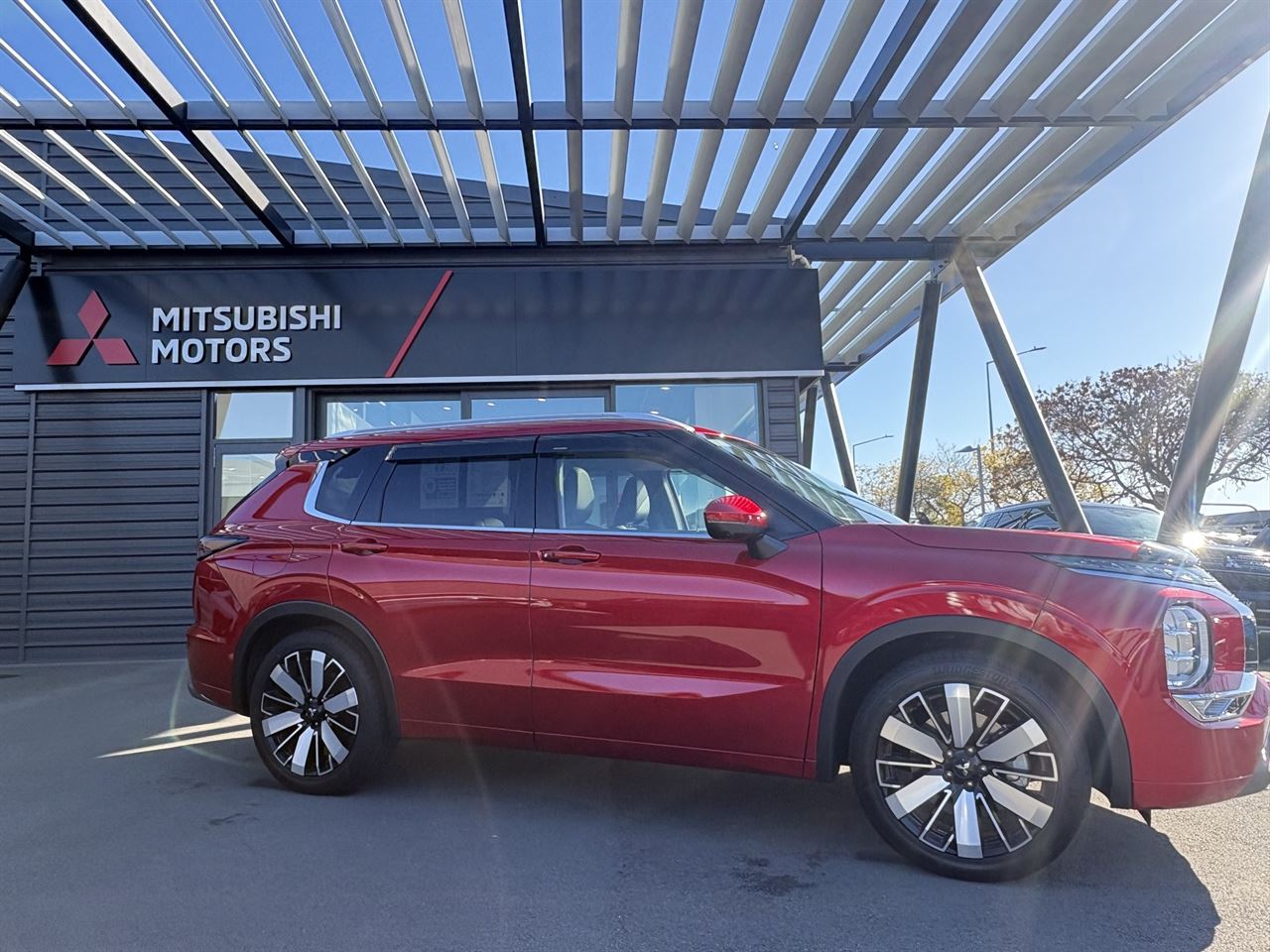 Vehicle image 4