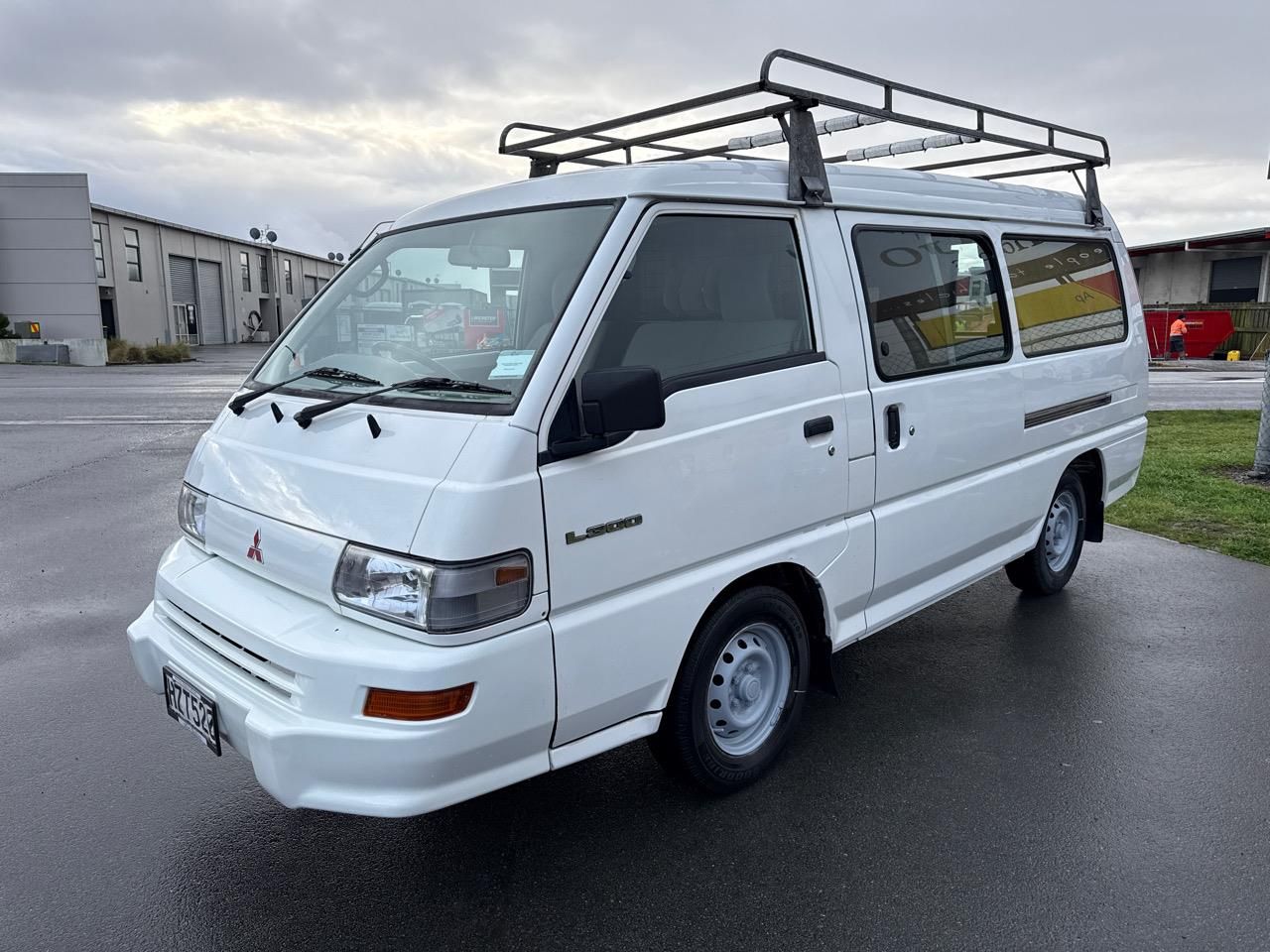 Vehicle image 4