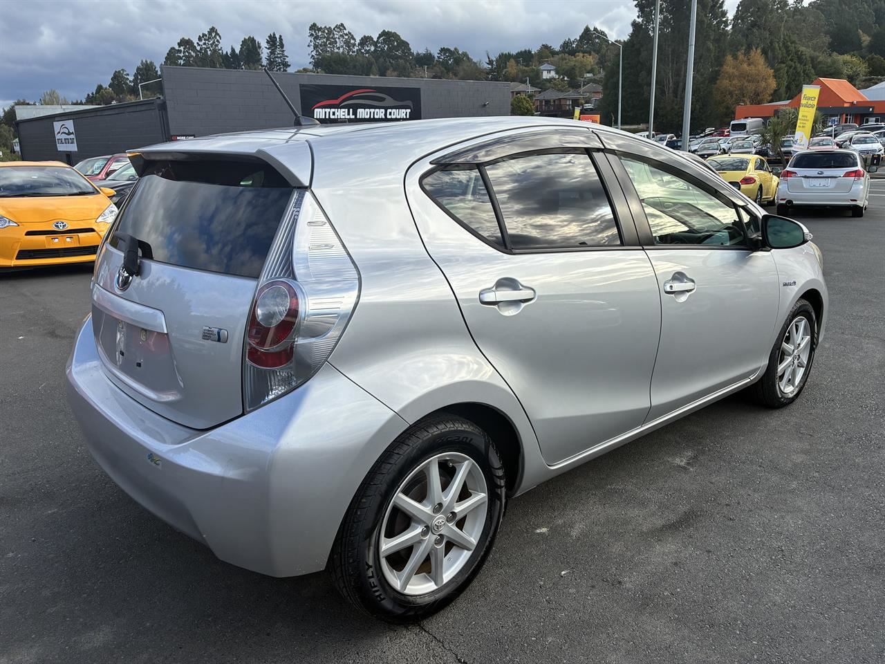 Vehicle image 3