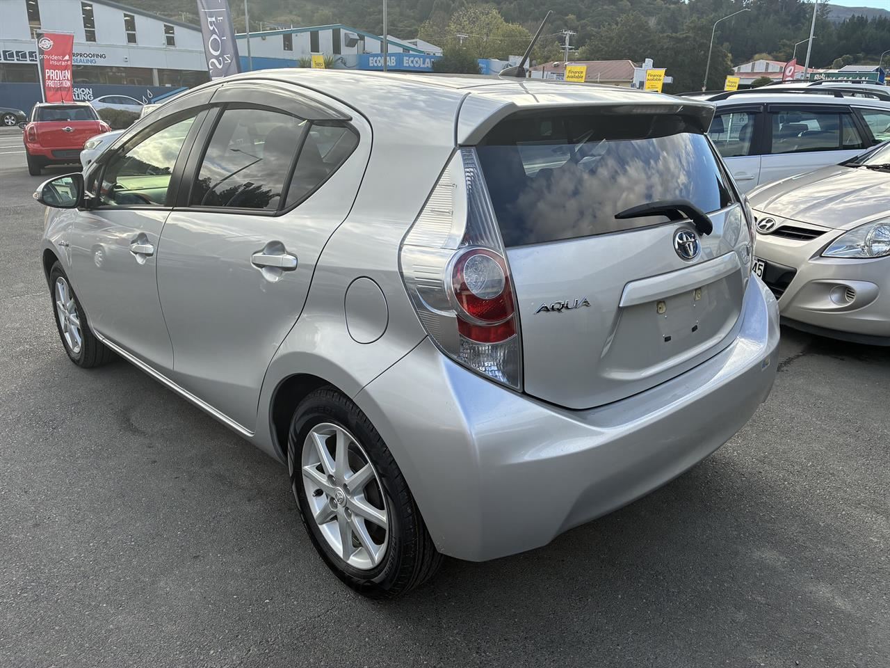 Vehicle image 4