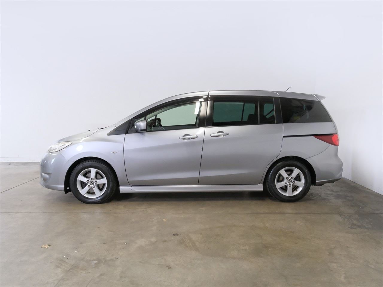 Vehicle image 5