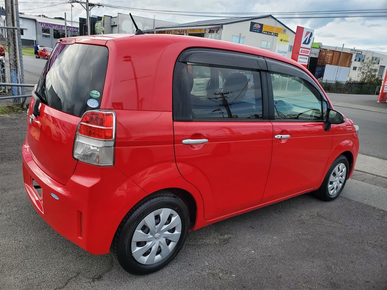 Vehicle image 4