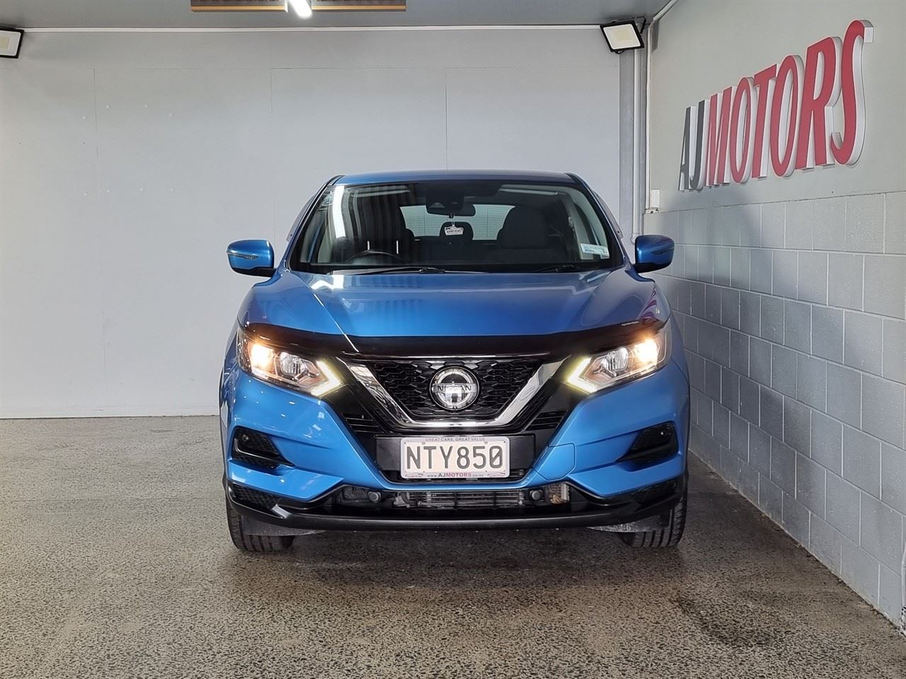 Vehicle image 2