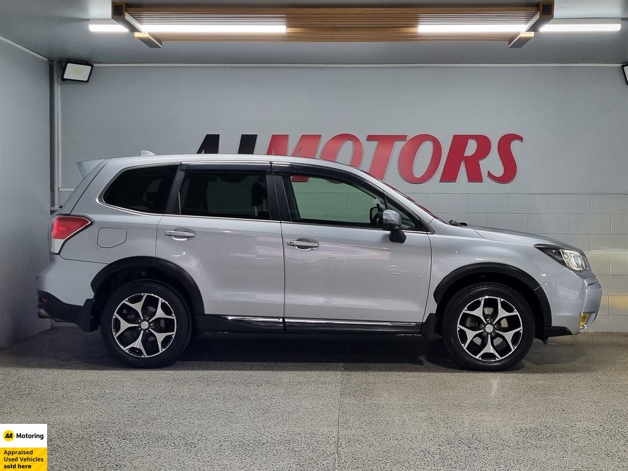 Vehicle image 5