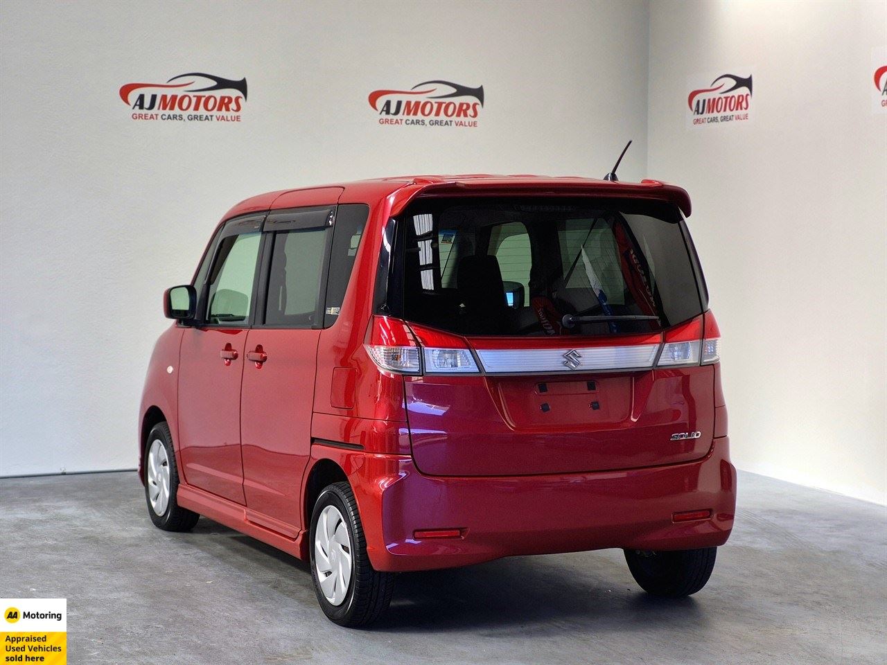 Vehicle image 5