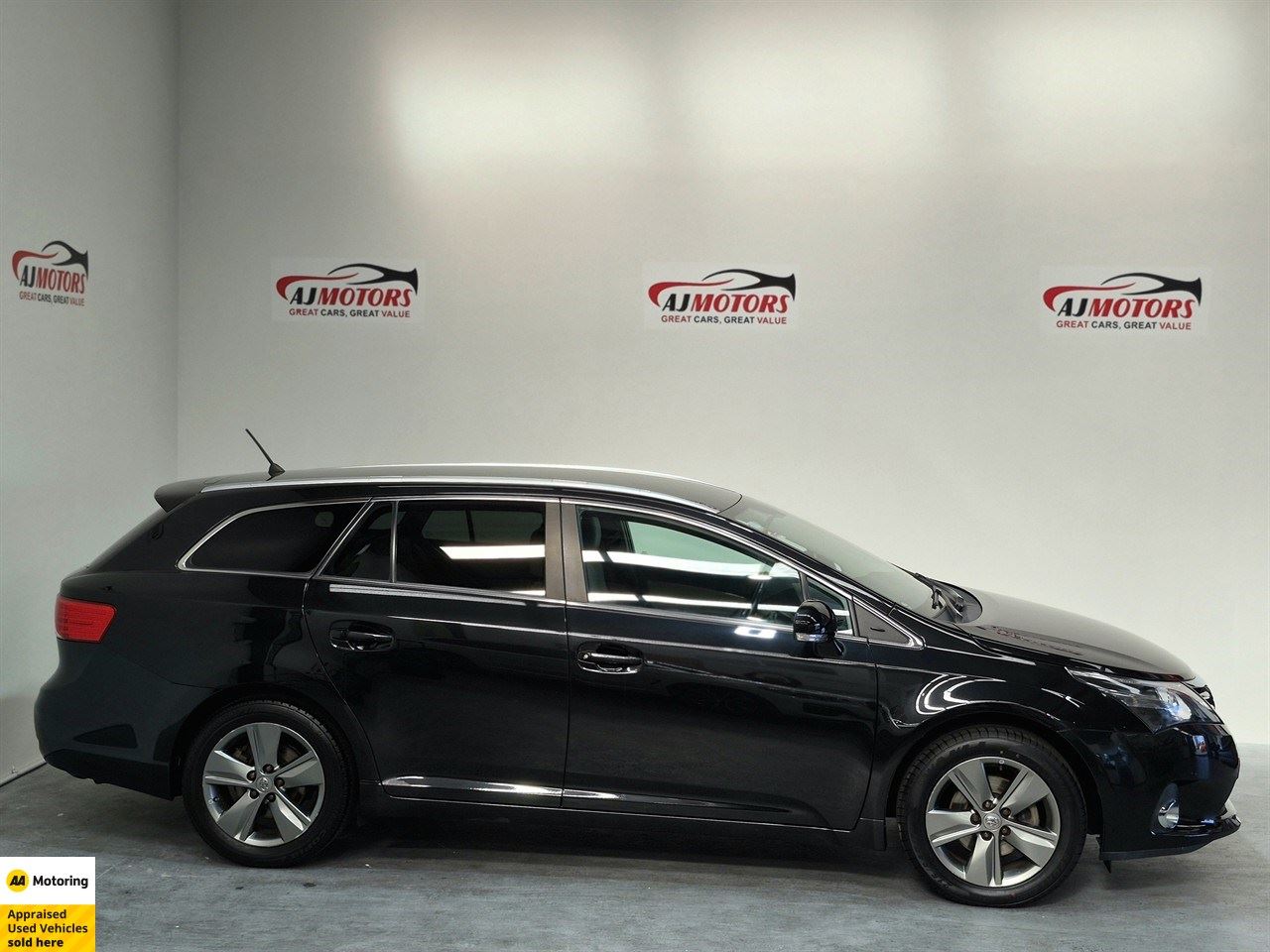Vehicle image 3