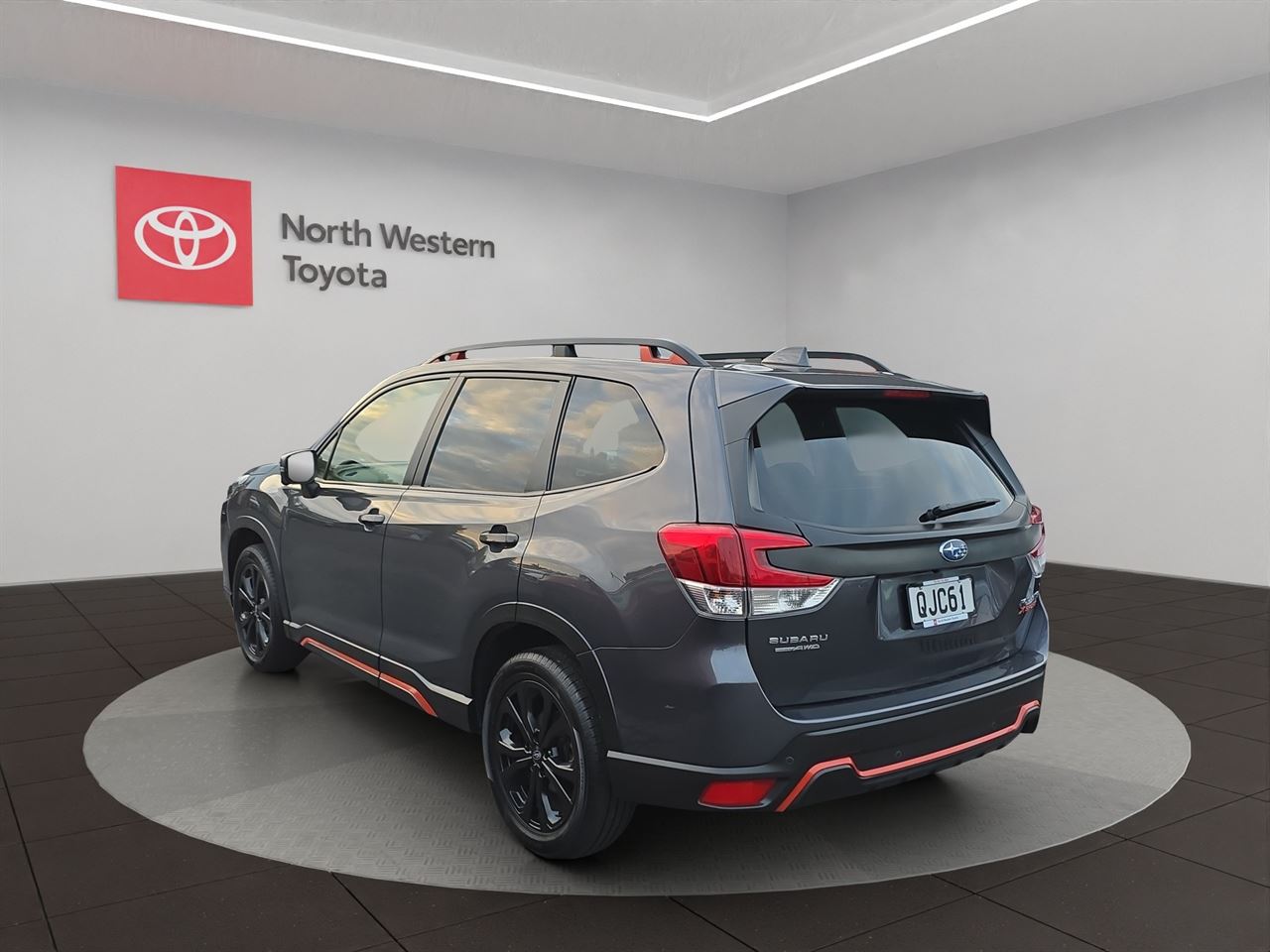 Vehicle image 5