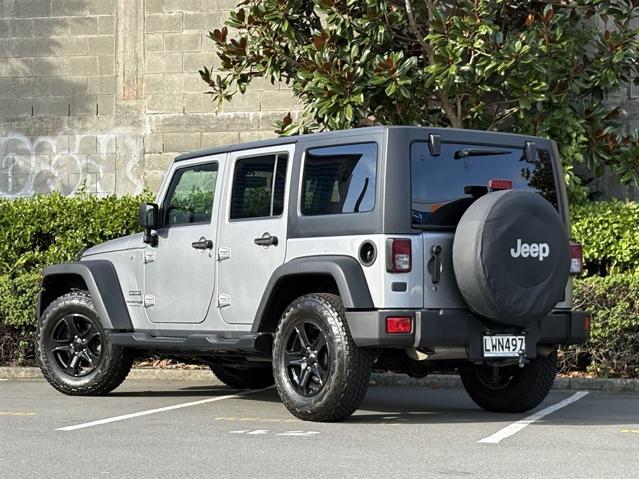 Vehicle image 4