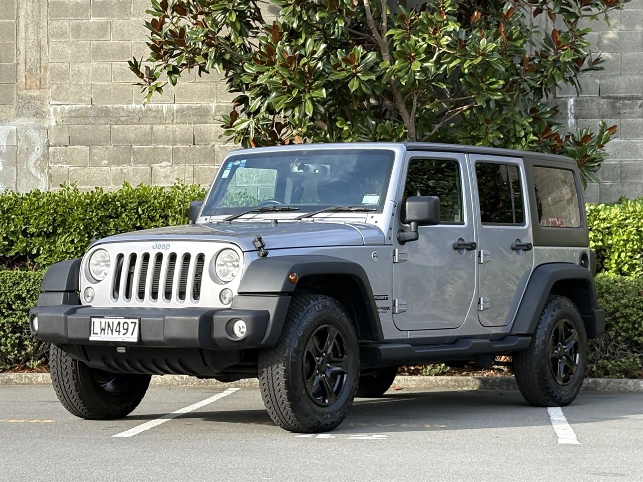Vehicle image 5