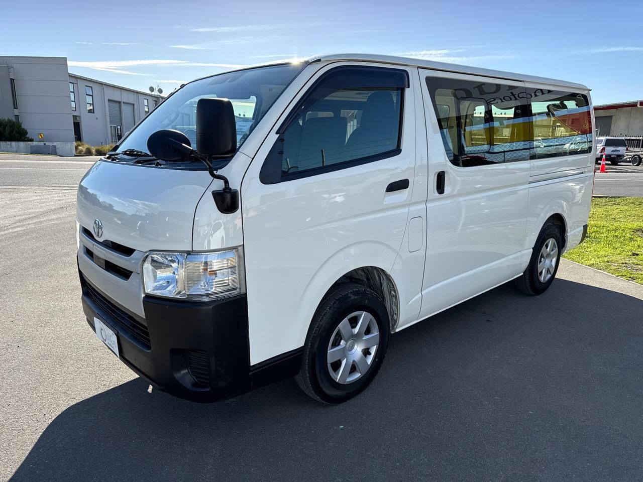 Vehicle image 4