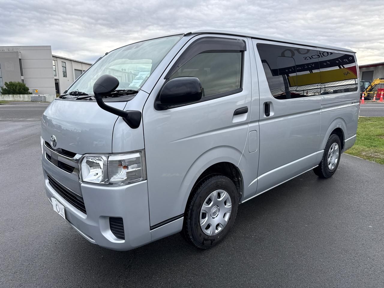 Vehicle image 4