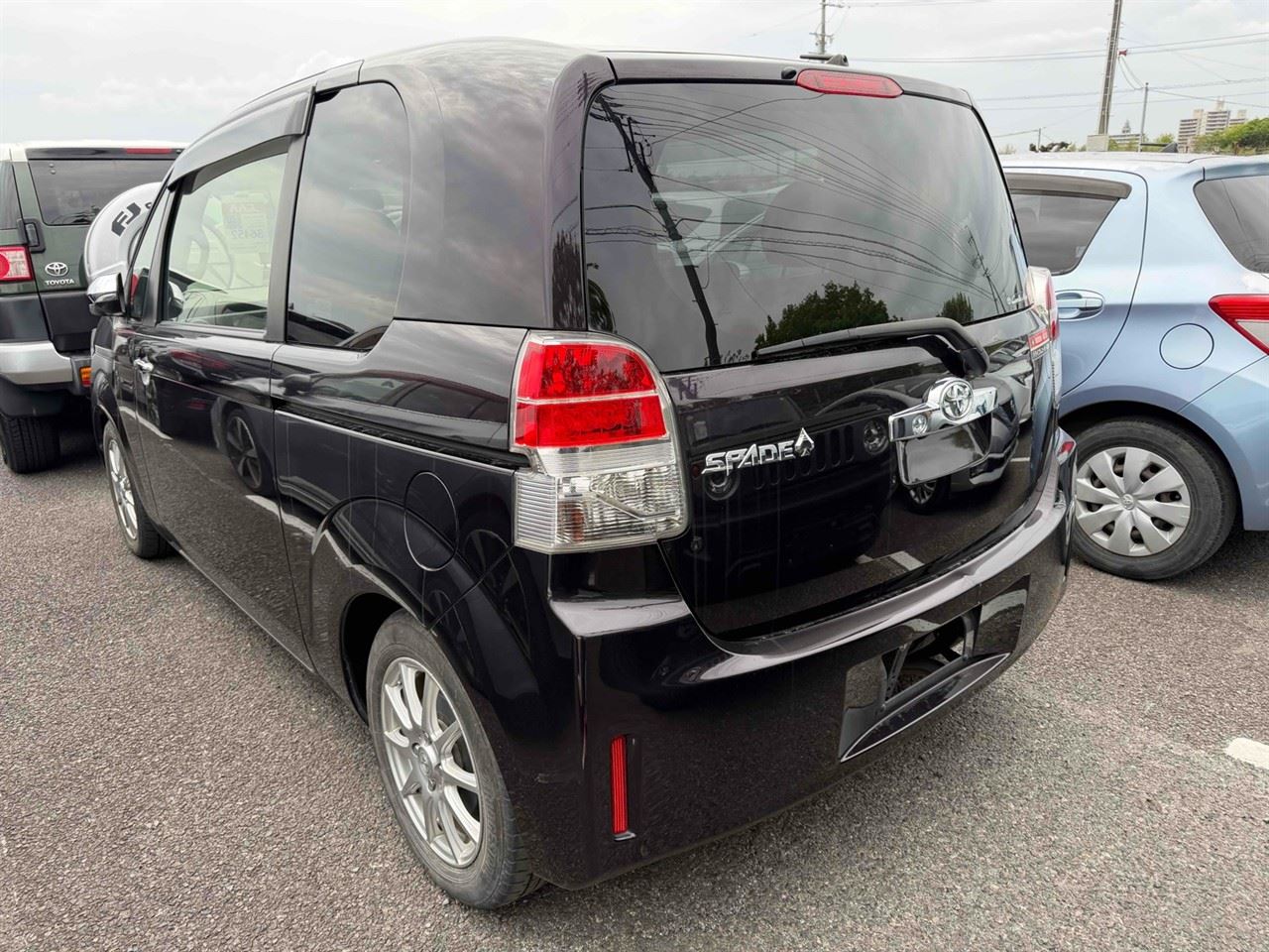 Vehicle image 3