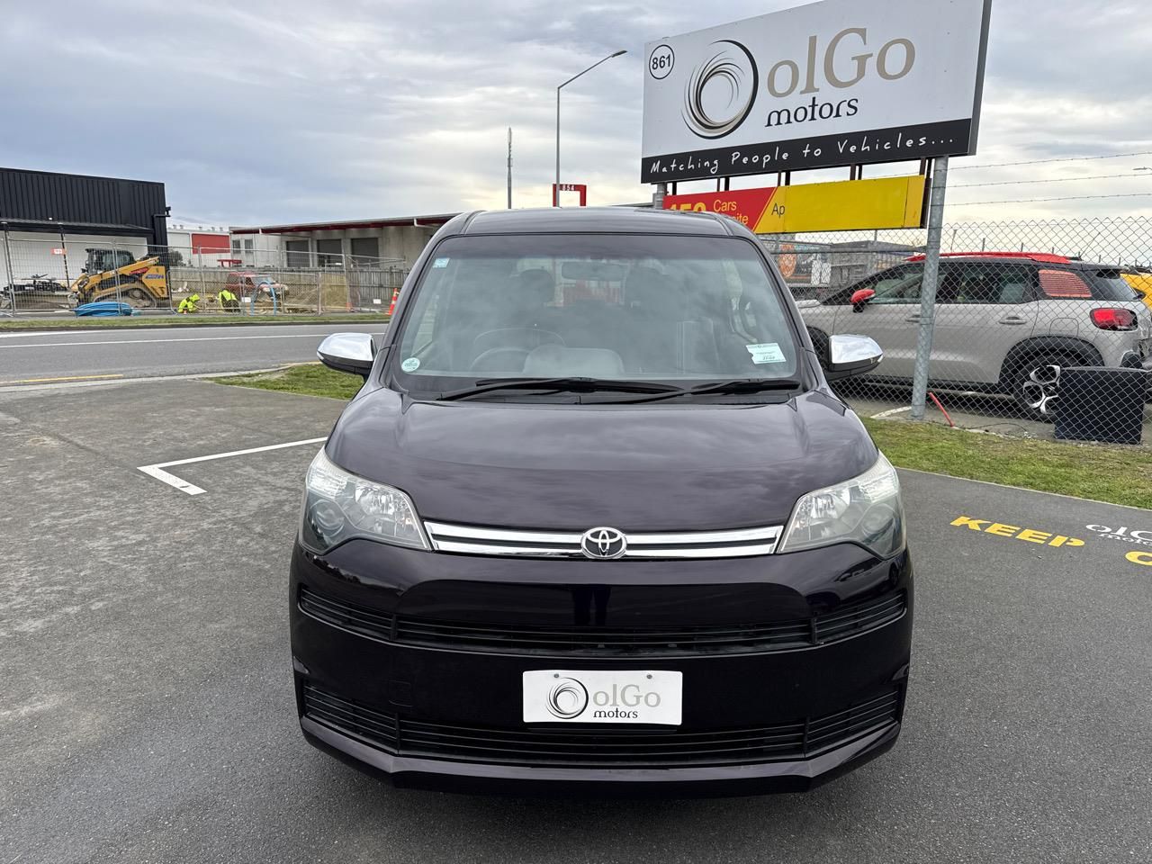 Vehicle image 3