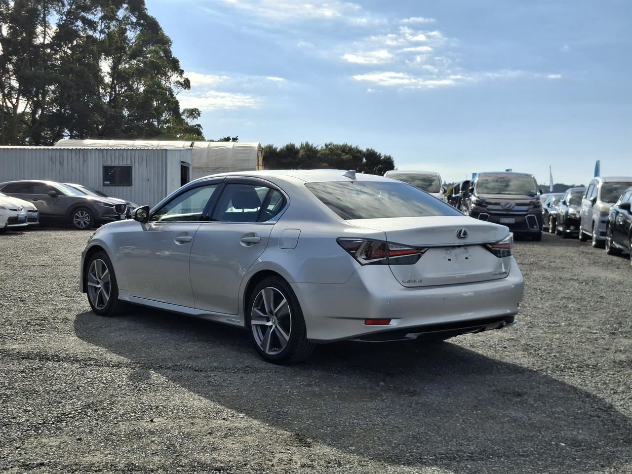 Vehicle image 5