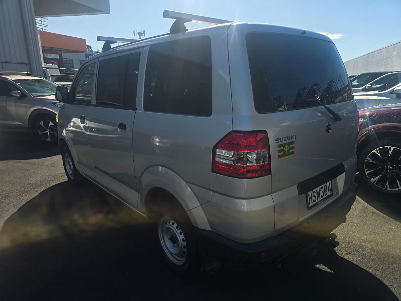 Vehicle image 5