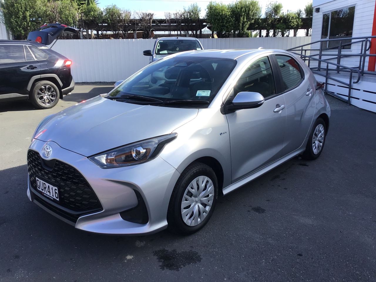 Vehicle image 3