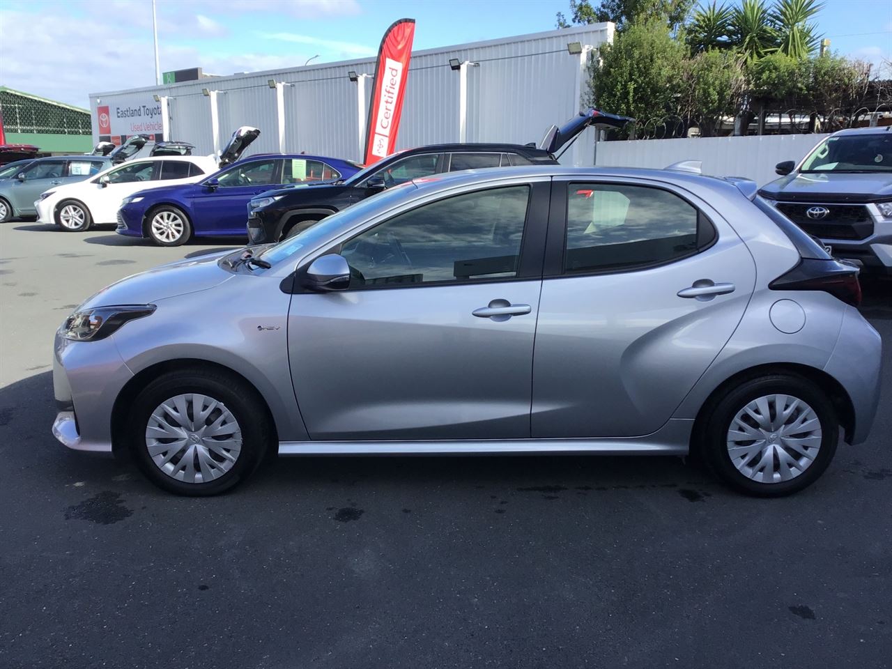 Vehicle image 5