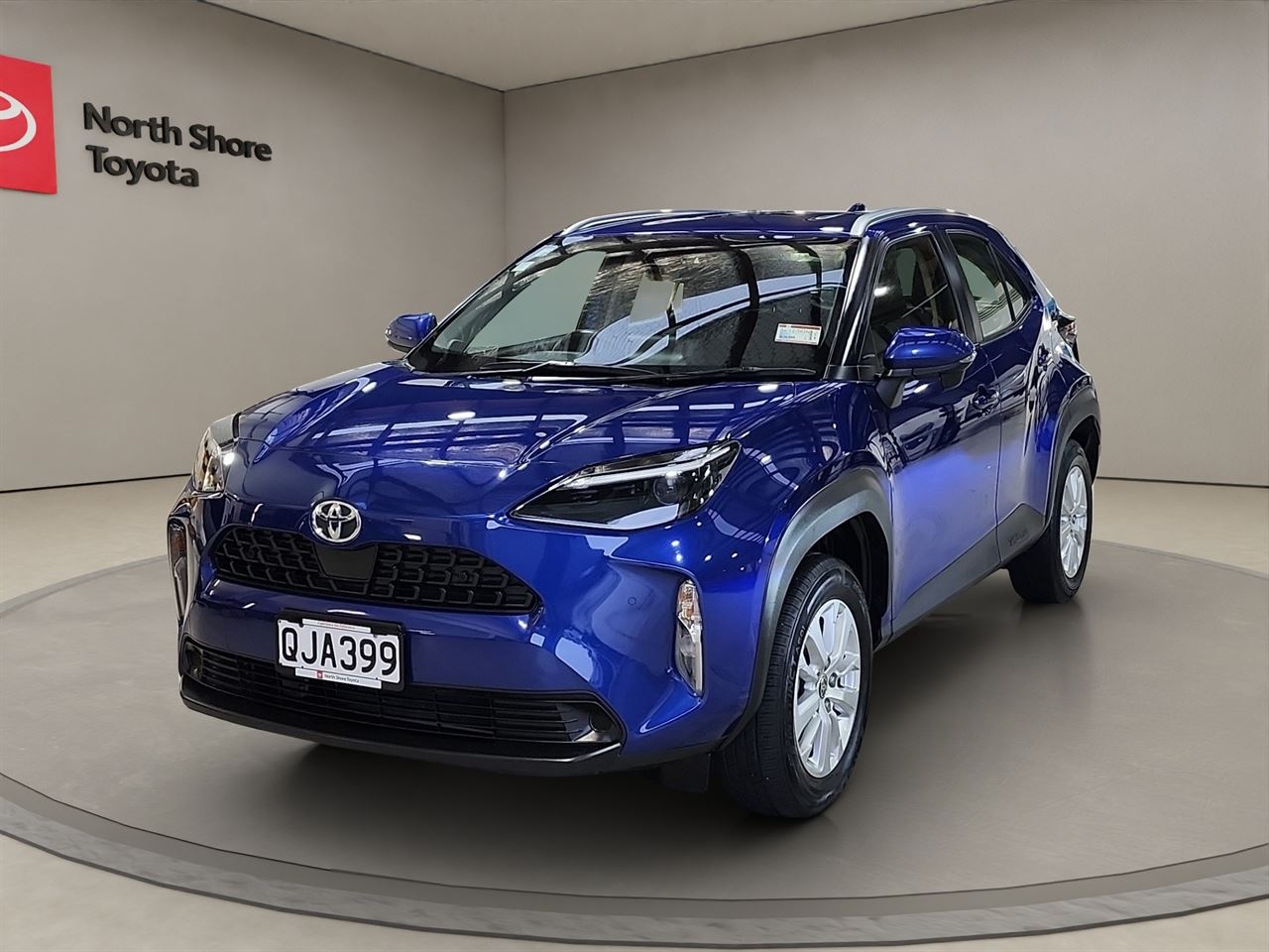 Vehicle image 3