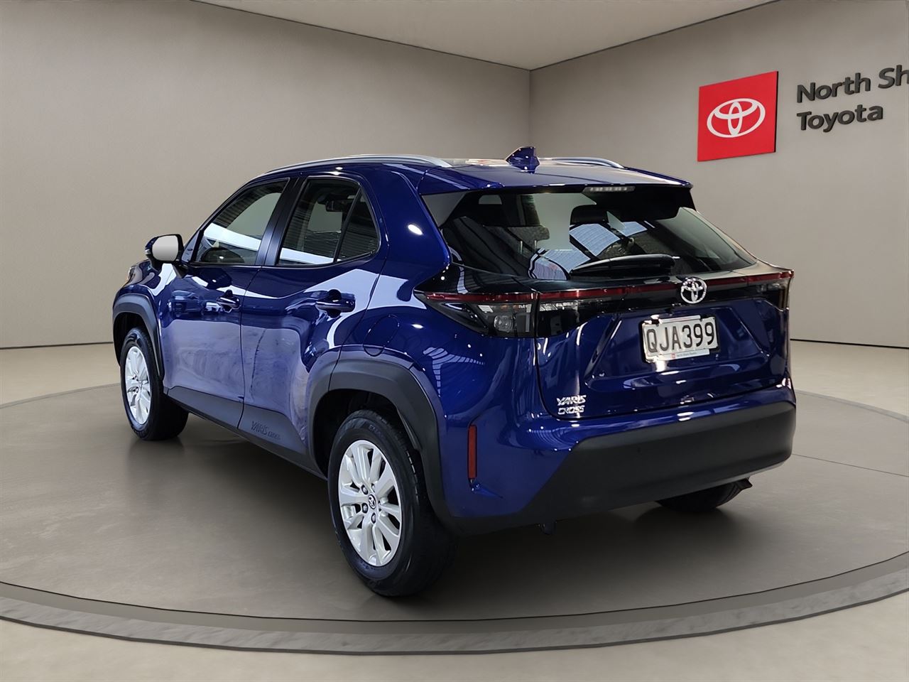 Vehicle image 5