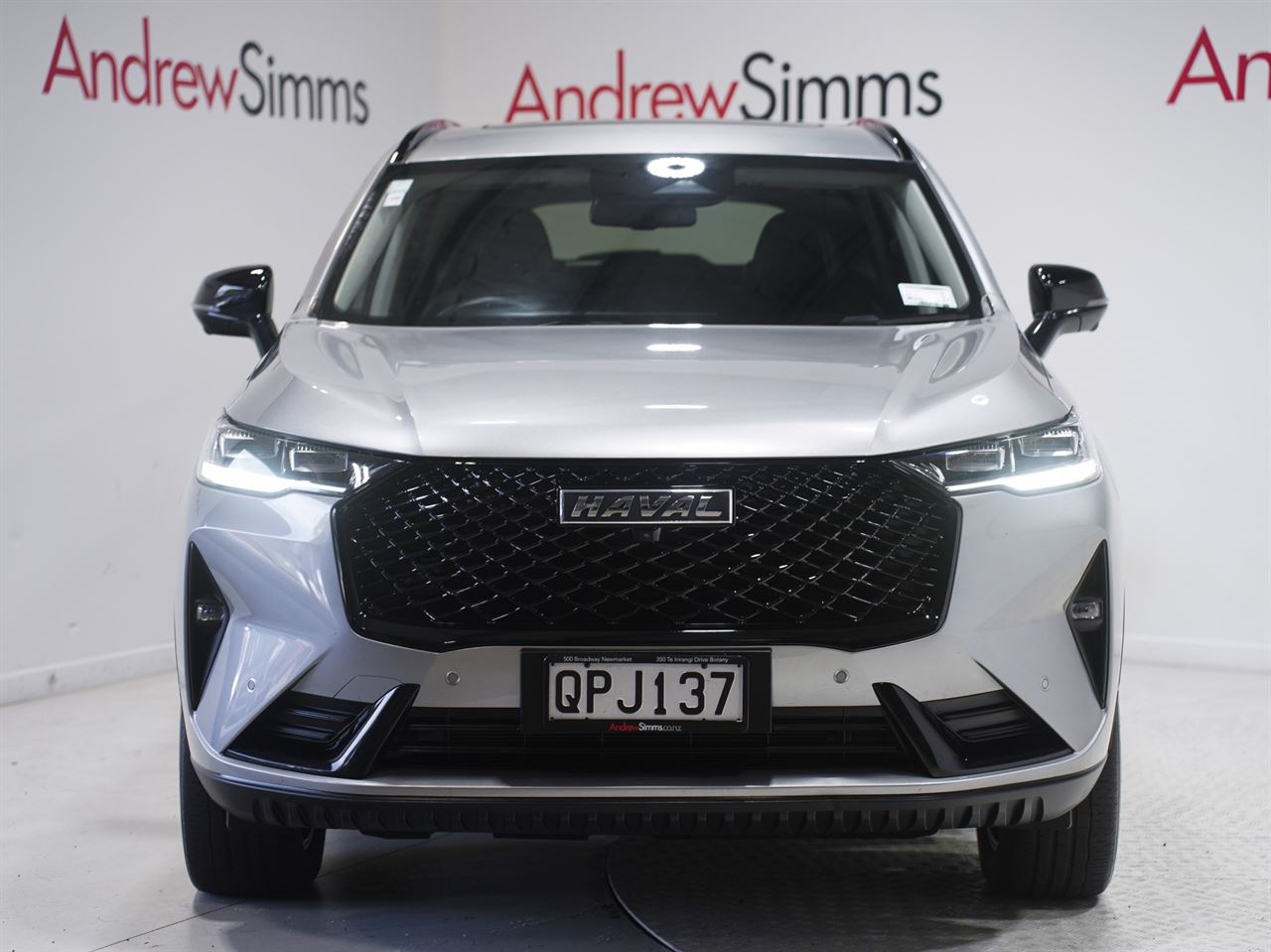 Vehicle image 4
