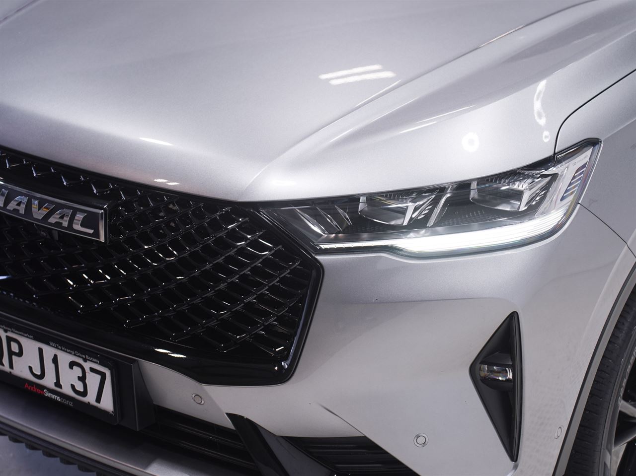 Vehicle image 5