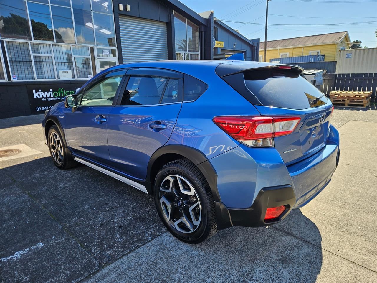 Vehicle image 5