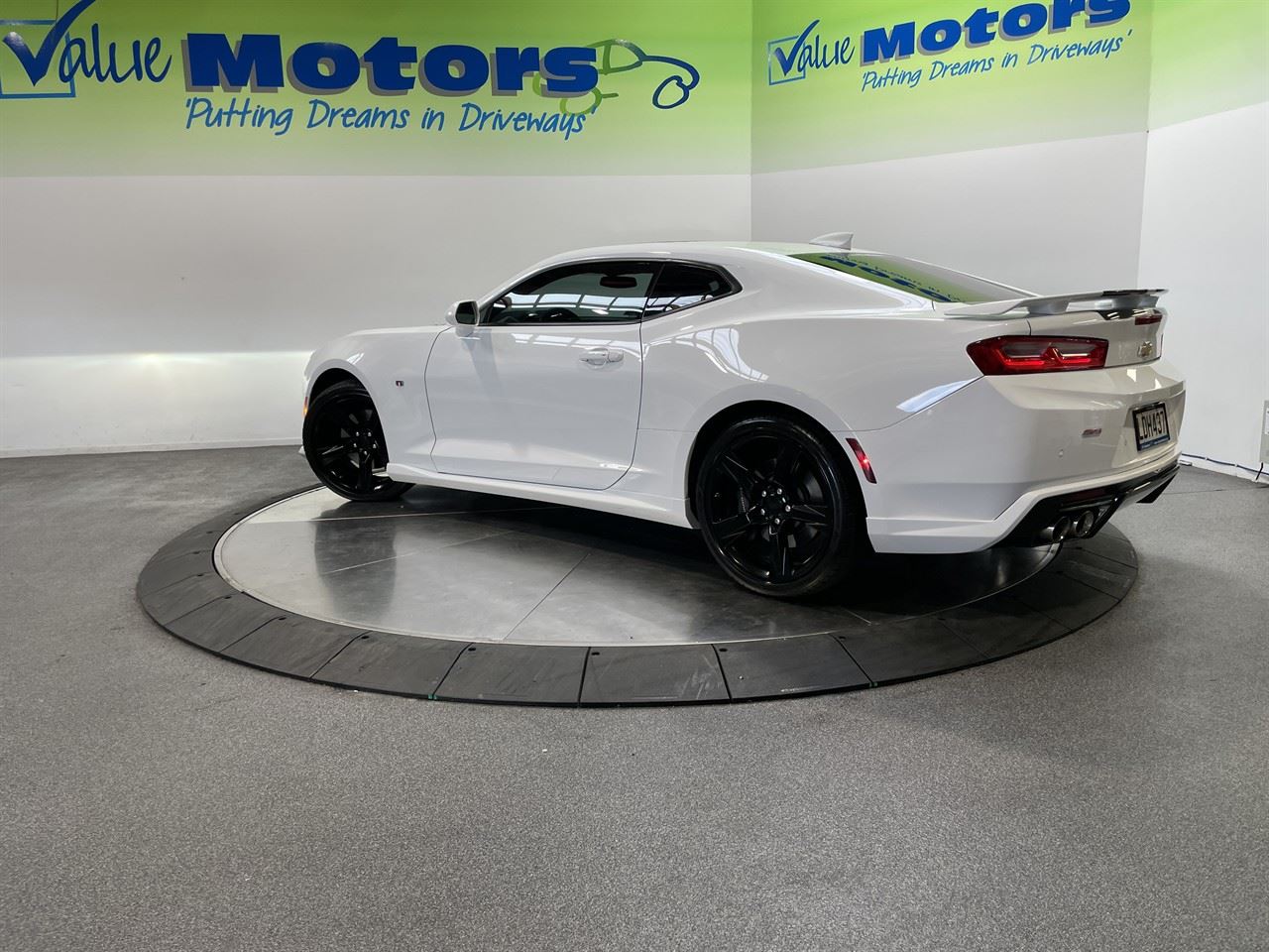 Vehicle image 5